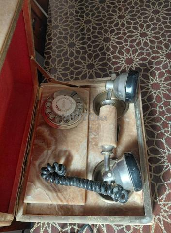 هاتف فاخر عتيق من العقيق اليماني والذهب عيار 24 قيراط