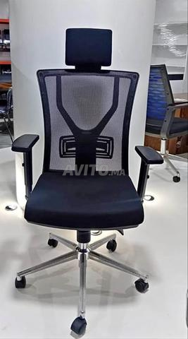 كرسي مكتب شبكي كلاسيكي بعجلات