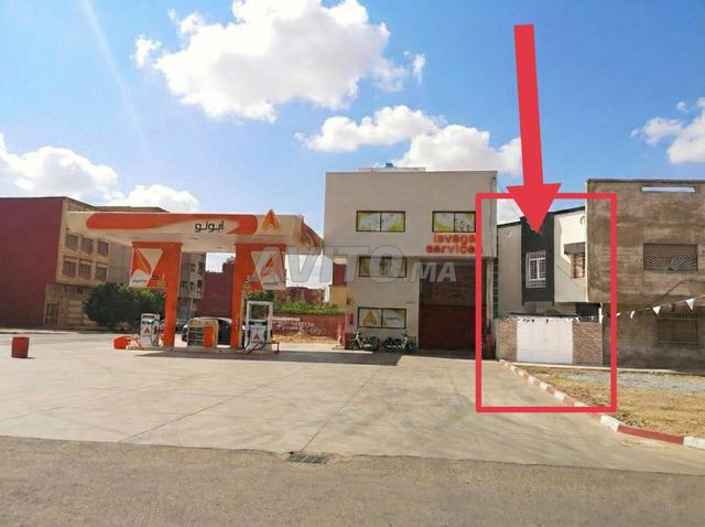 منزل بمساحة 163 متر مربع بواجهتين حي لازاريت