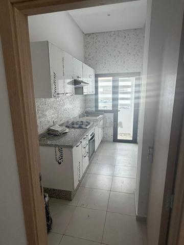 شقة جميلة من نوع F4 في إقامة في الهرهورة