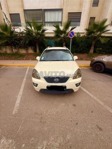 كيا كارينز 2011