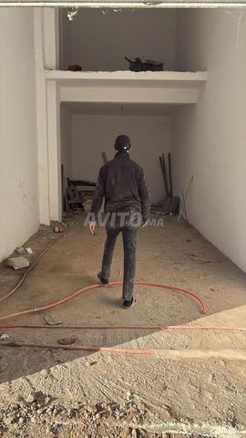 محل تجاري شبه مكتمل