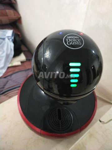 Cafetière Dolce Gusto automatique, tactile, très bon état