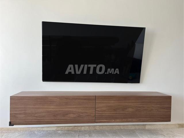 Meuble TV suspendu – Effet noyer