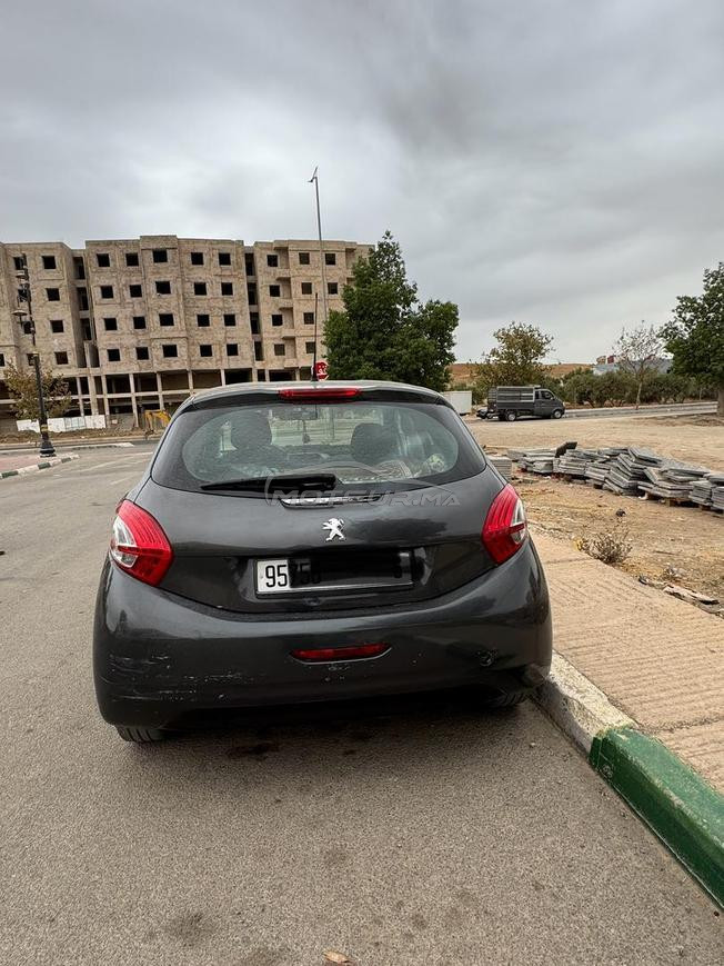 Peugeot 208 Diesel Manuelle 2012 à Taza