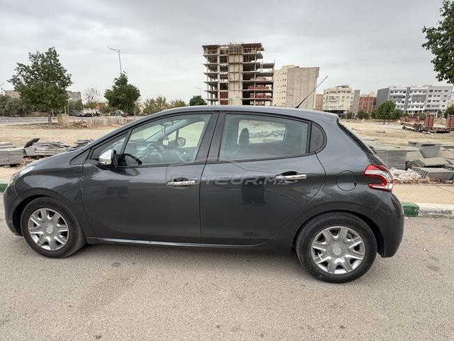Peugeot 208 Diesel Manuelle 2012 à Taza