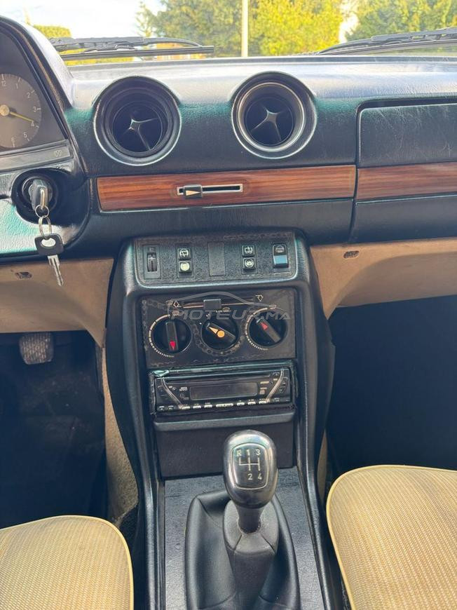 mersedec 240D 
