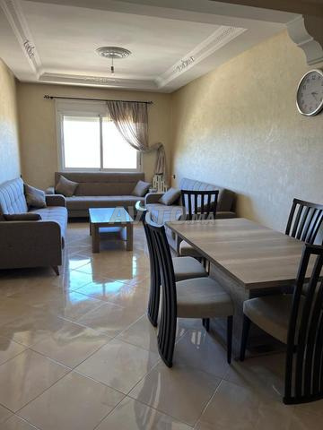 Table à manger extensible en bois et 6 chaises