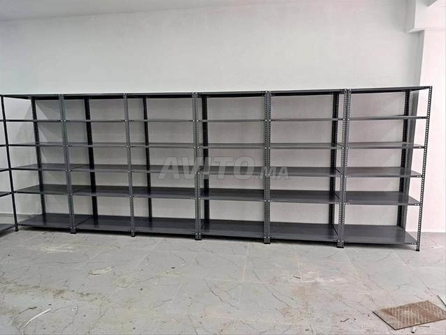 Rayonnage léger pratique pour un stockage organisé