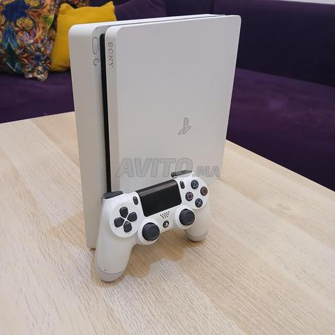 PS4 SLIM AVEC JEUX ET MANETTE ORIGINAL