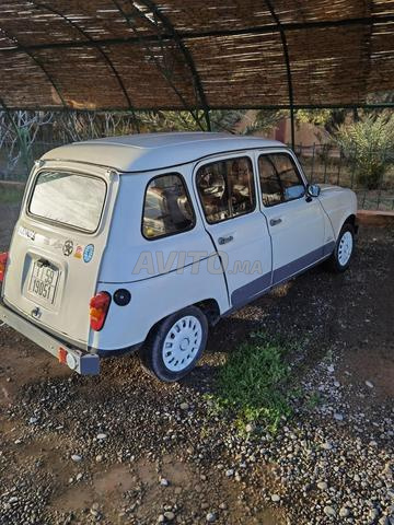 R4 نقية و الثمن قابل للتفاوض - بيع عاجل