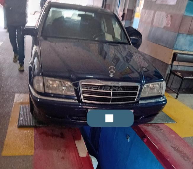 Mercedes Elegance 220 modèle 1999 douane 2011 ..