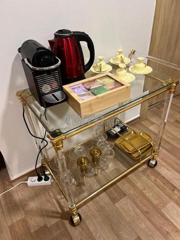 Chariot à roulettes doré