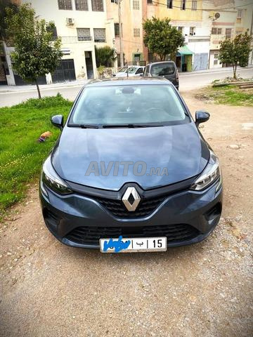 Renault Clio essence manuelle 2021 à Fès