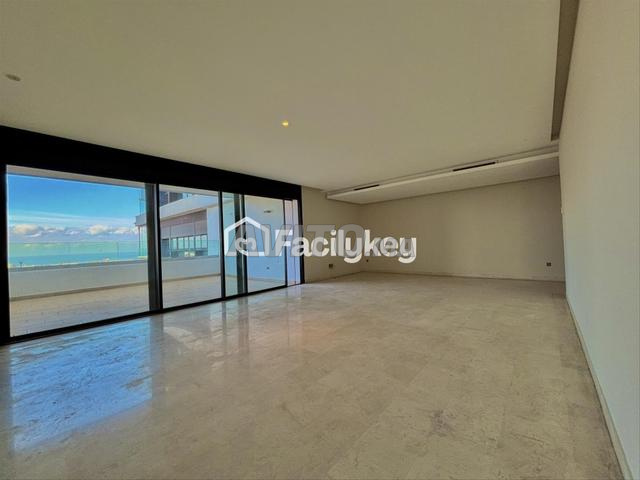 شقة بمساحة 180 متر مربع في الدار البيضاء