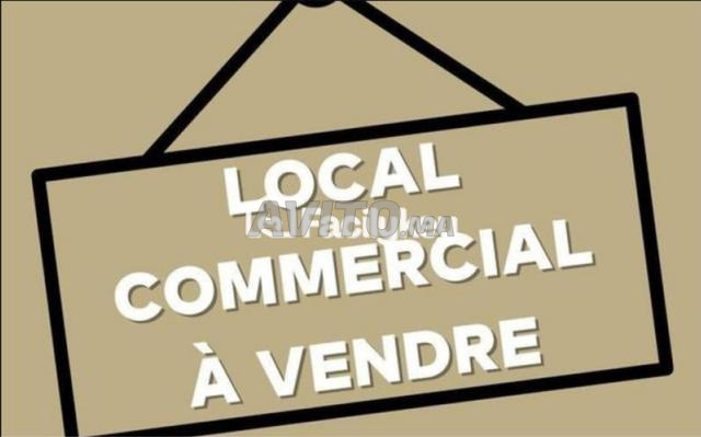 Local commercial de 90 m² à Casablanca