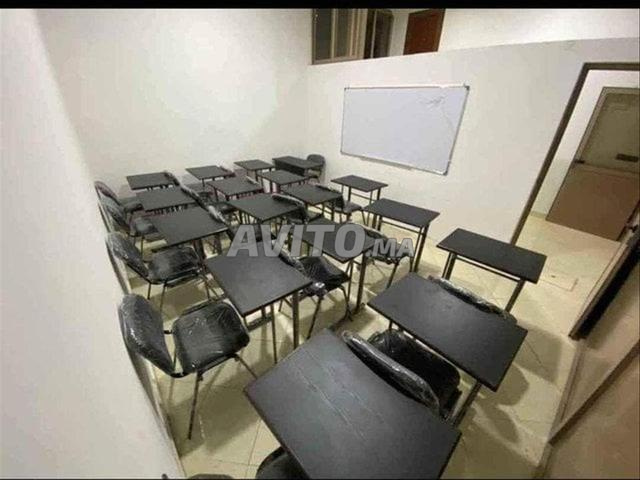 Mobilier scolaire/banc/tableau/pupitre/vestiaire