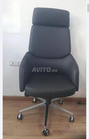 كرسي مكتب / كرسي رئيس / خزانة ملابس