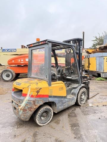 Chariot élévateur 3 tonnes - 2