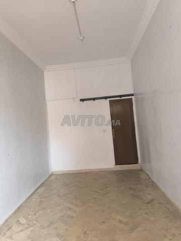 Magasin dépôt avec toilette a louer a charaf