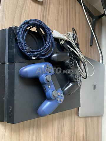 PS4 Fat en bon état, 2 manettes – Négociable