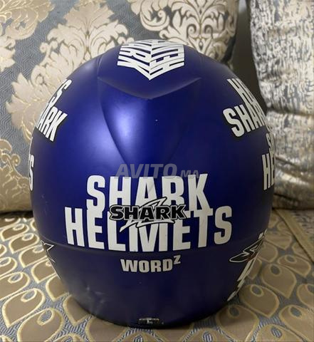 Casque motos ba9i jdid la marque SHARK original - 2