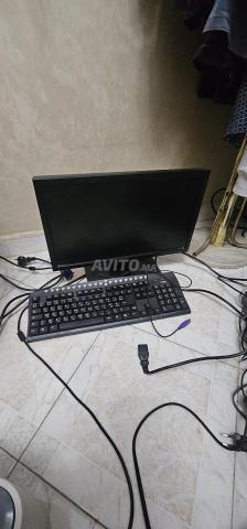 حاسوب مكتبي لوحة مفاتيح طابعة