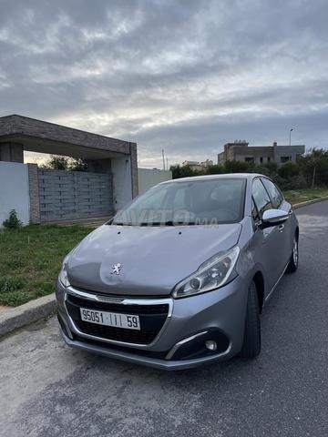 🚗 بيجو 208 أكتيف 2018 ديزل - 142.000 كم