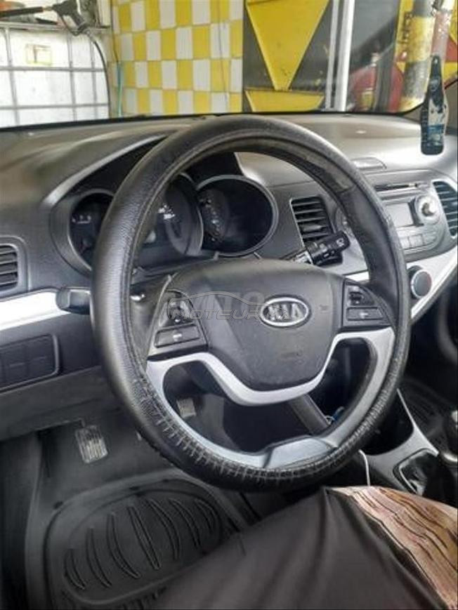 Kia Picanto Essence Manuelle 2013 à Sidi Bouzid