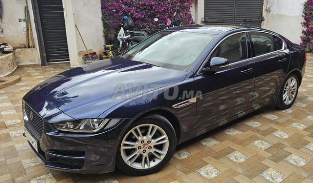 Jaguar XE 85000 km très bon état