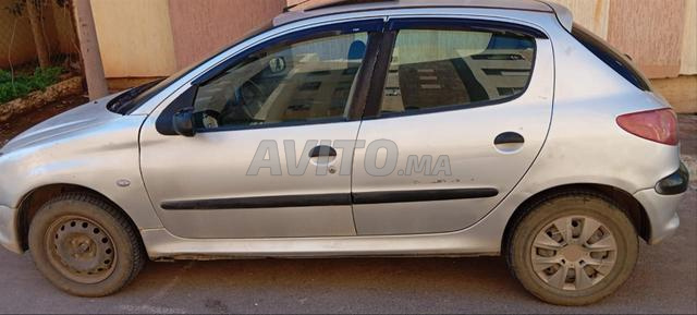 بيجو 206 بنزين يدوي 2002 في عين عتيق