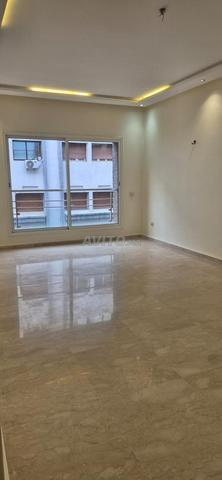 شقة 3 غرف فارغة للإيجار المثلث الذهبي - 2