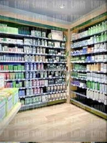 أرفف صيدلية