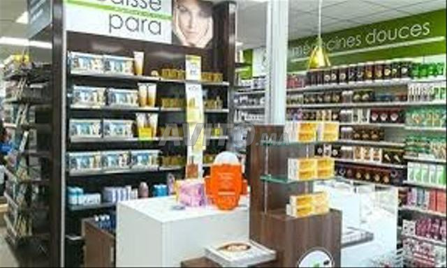 أرفف صيدلية