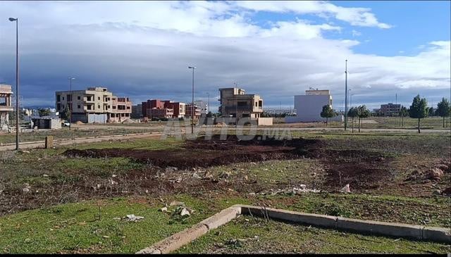 Terrain titré de 207 m² à Riad Toulal à 2300 DH