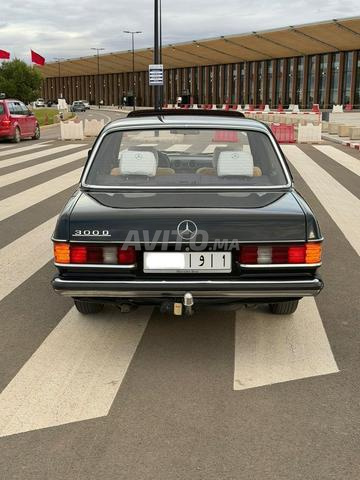 Mercedes-Benz 300 D 1982 photo 4