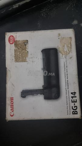 grip BG E14 et speed light standard