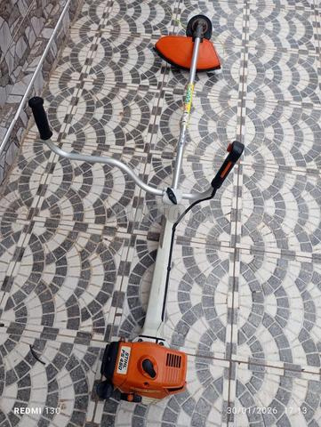 Débroussailleuse thermique STHIL - 2