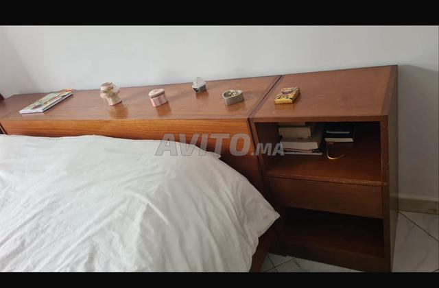 قاعدة سرير خشبية وخزائن - 2