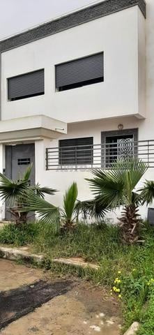 Appartement semi meublé à louer 120 m² à Harhoura