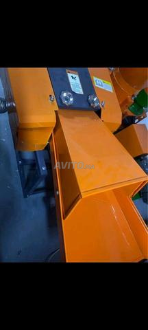 Machine de broyage d'aliments pour animaux