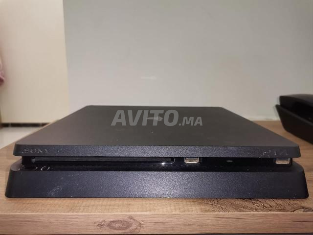 PlayStation 4 Slim 1TB