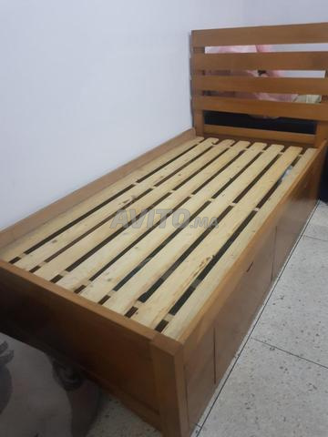 2 lits (une seule place) deux lits à vendre