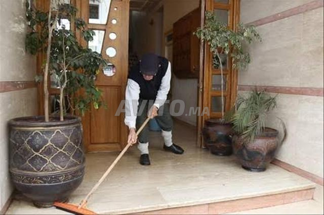 Jardinier gardien cherche travail