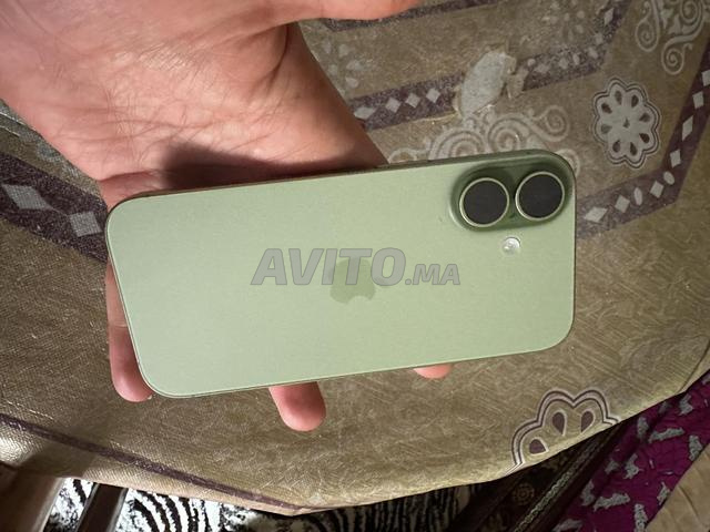 ايفون 17 256 جيجابايت 100 باقي جديد ماشاتجر 22 مرة