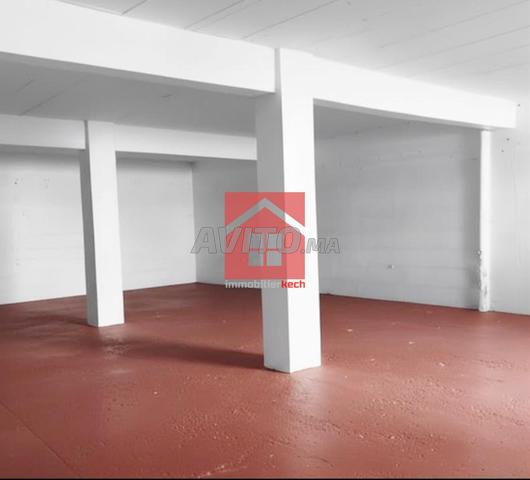 Immeuble commercial😍 de 2150 m² à louer mensuellement