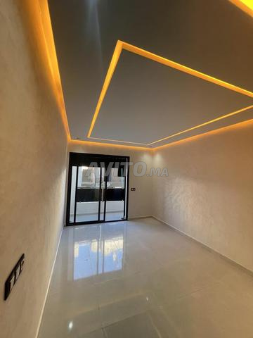 Appartements à partir de 22 et plus et locaux commerciaux