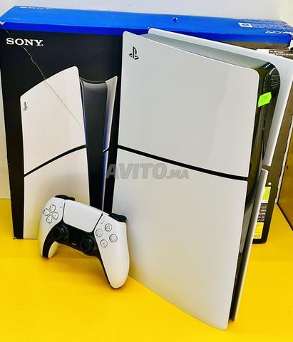 Ps5 Slim avec 100 jeux