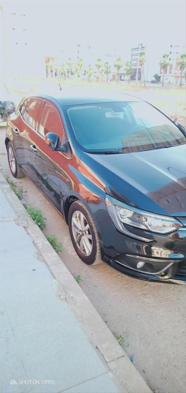 voiture Bon état. kilométrage faible 