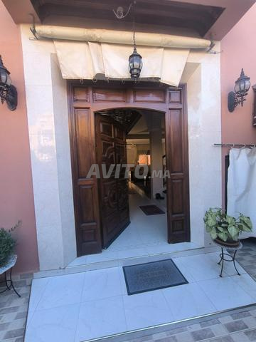 فيلا مفروشة للبيع بها 4 غرف في حي الفردوس